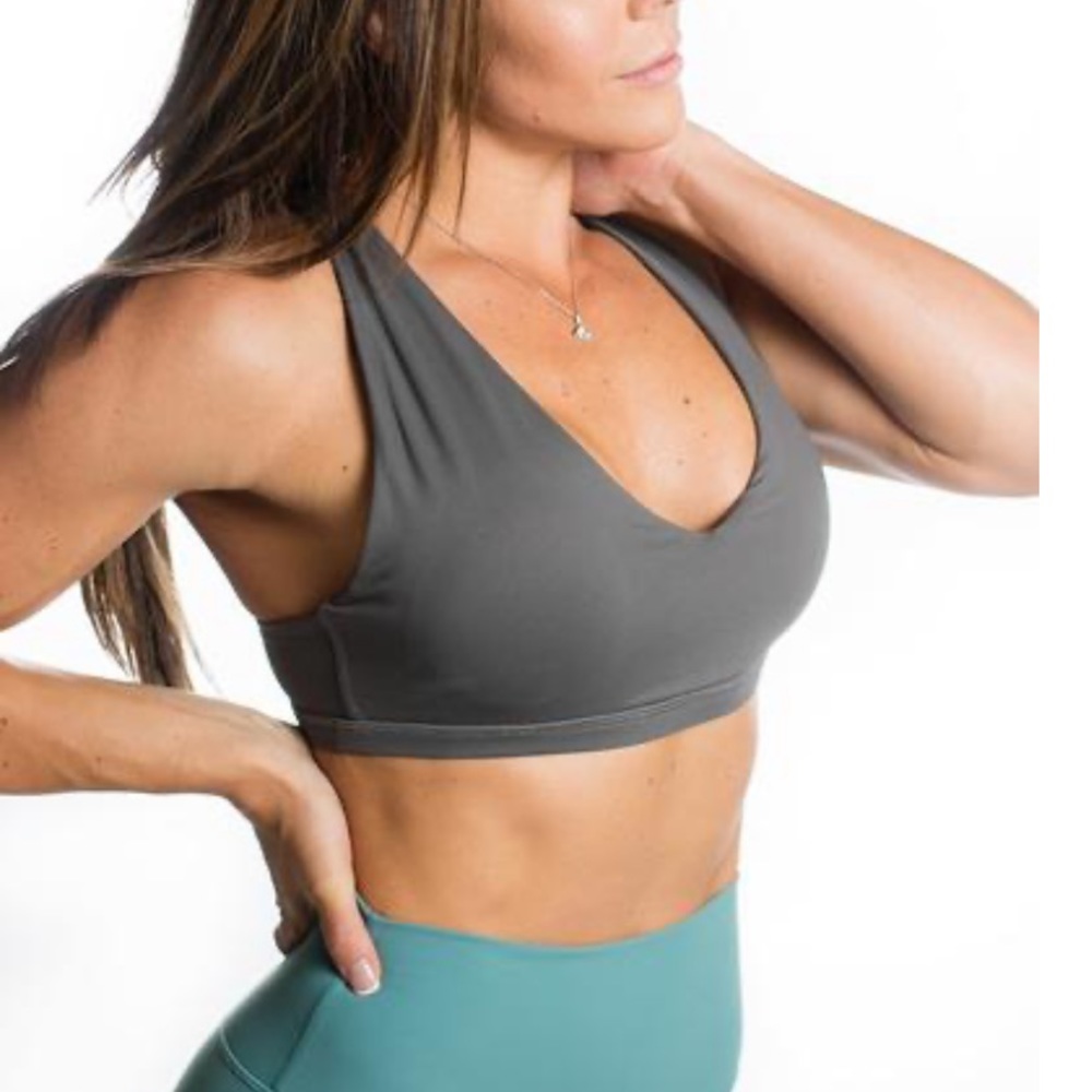 The Veronica Embrace Sports Bra - Sharkskin Small